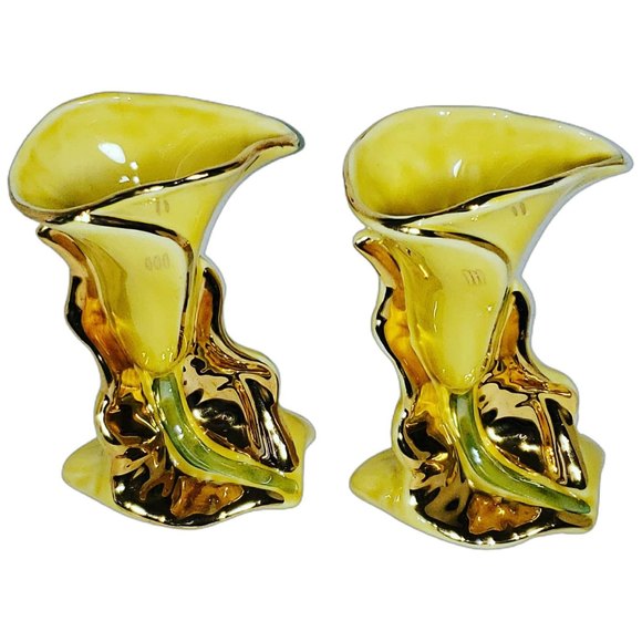 Enchanting Retro Calla Lily Vases Adorned with 24kt Gold Trim for a Cozy Cottage - Picture 3 of 8